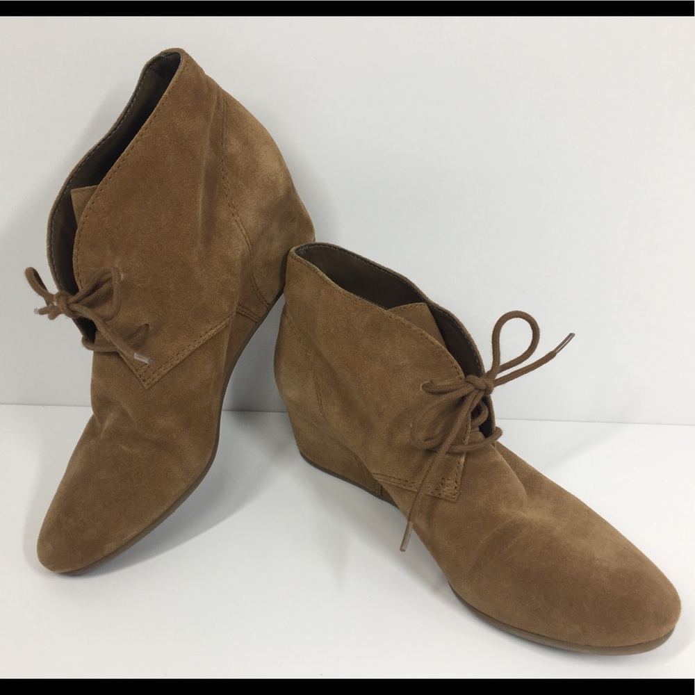 Nine West women’s suede booties - size 10